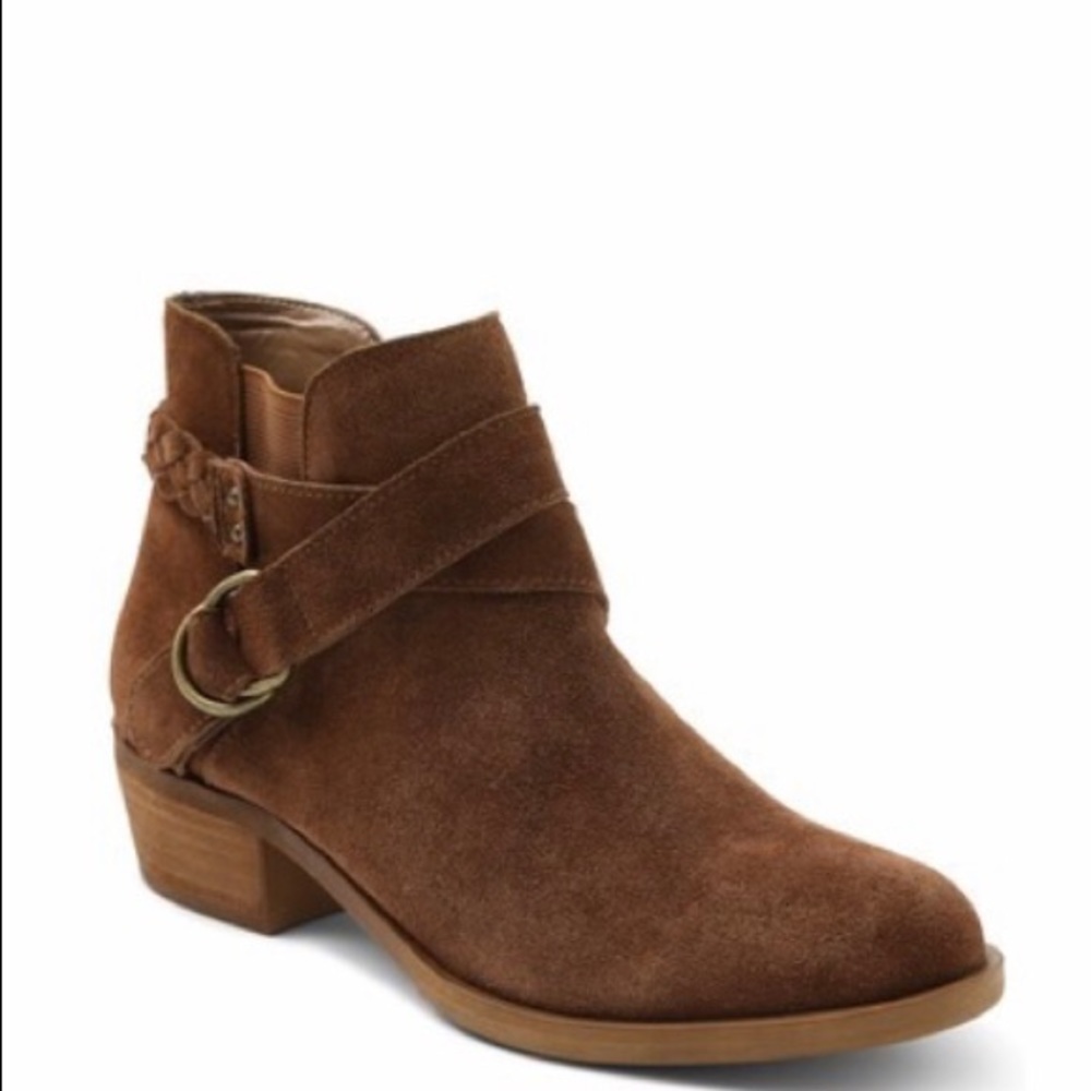Women’s Kensie booties